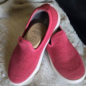ALLBIRDS Tree Lounger / Women's Pink Slip-On Shoes / Fuscha or Hot Pink (sz 9)